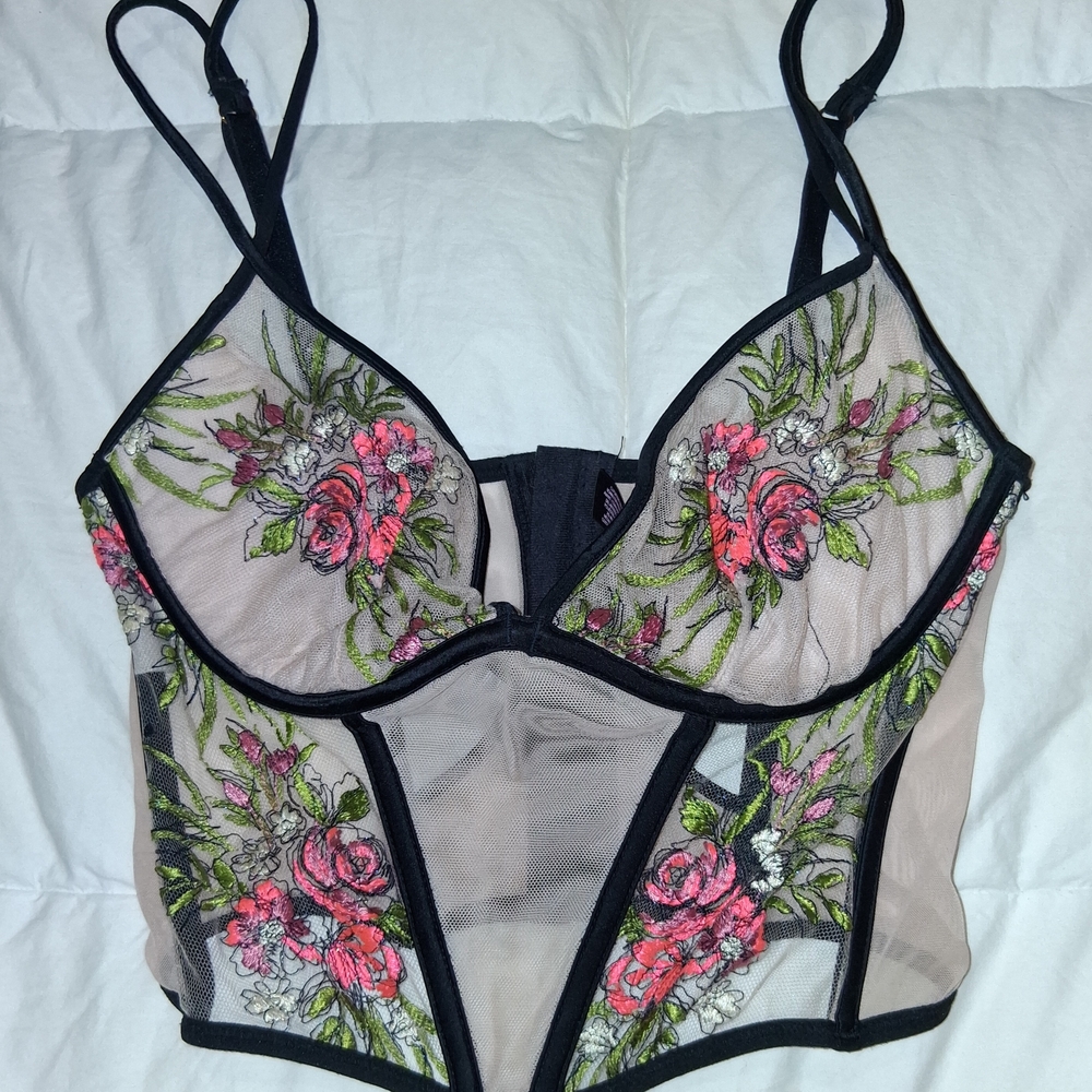 Victoria's Secret Black Floral Embroidered Bra